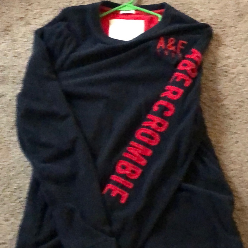 Men’s long sleeve shirt